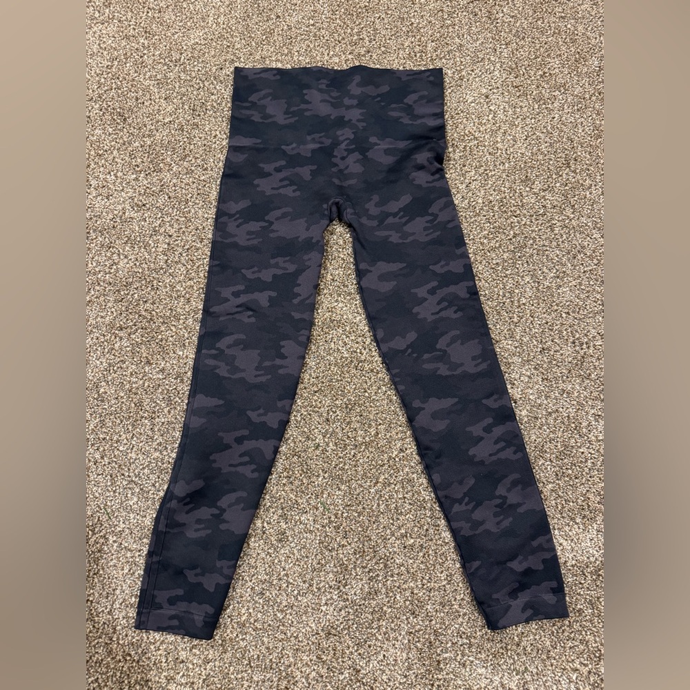 Spanx: Women ; Camouflage Leggings size XL